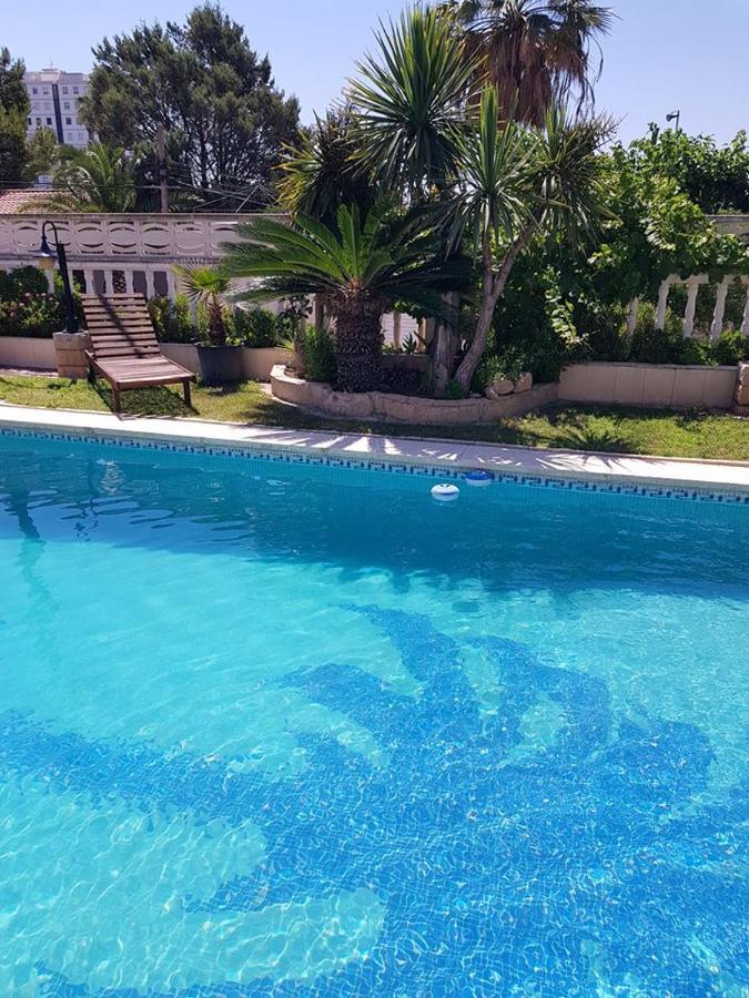 Mediterranee Room Villa Blanca 坎布里尔斯 外观 照片